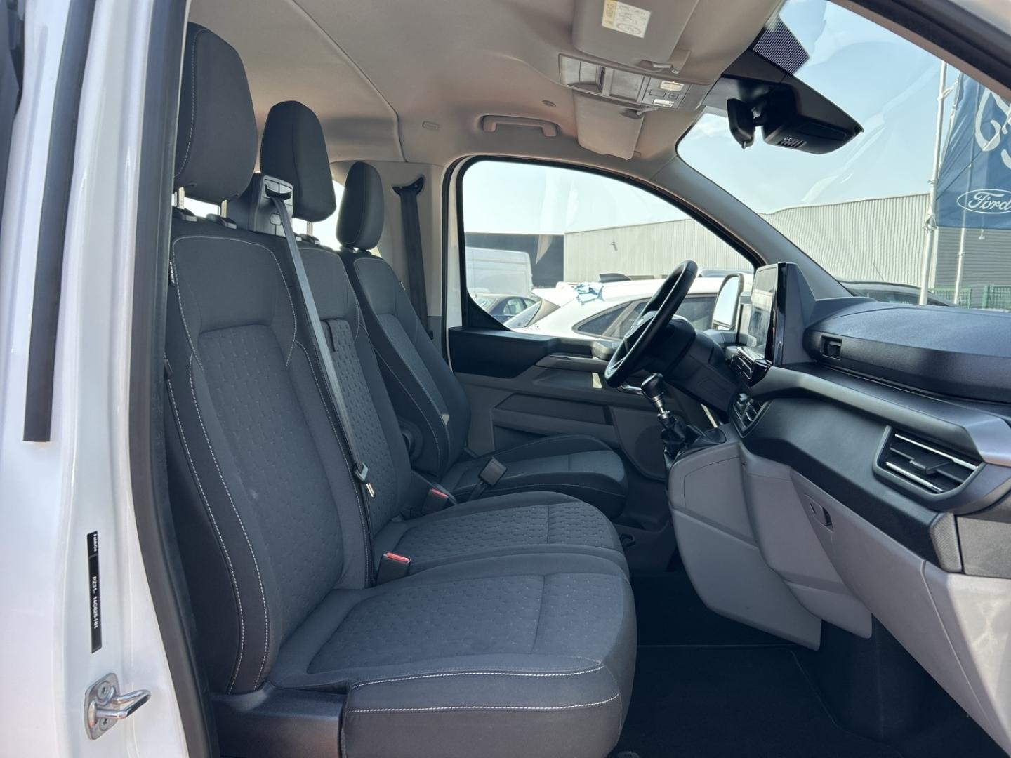Image FORD Tourneo Custom 320 L2H1 2.0 EcoBlue 150ch Titanium