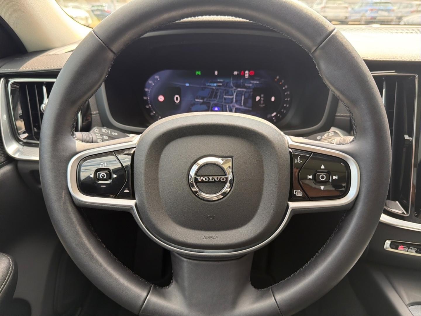 Image VOLVO V60 B4 197ch Ultra Style Dark DCT 7