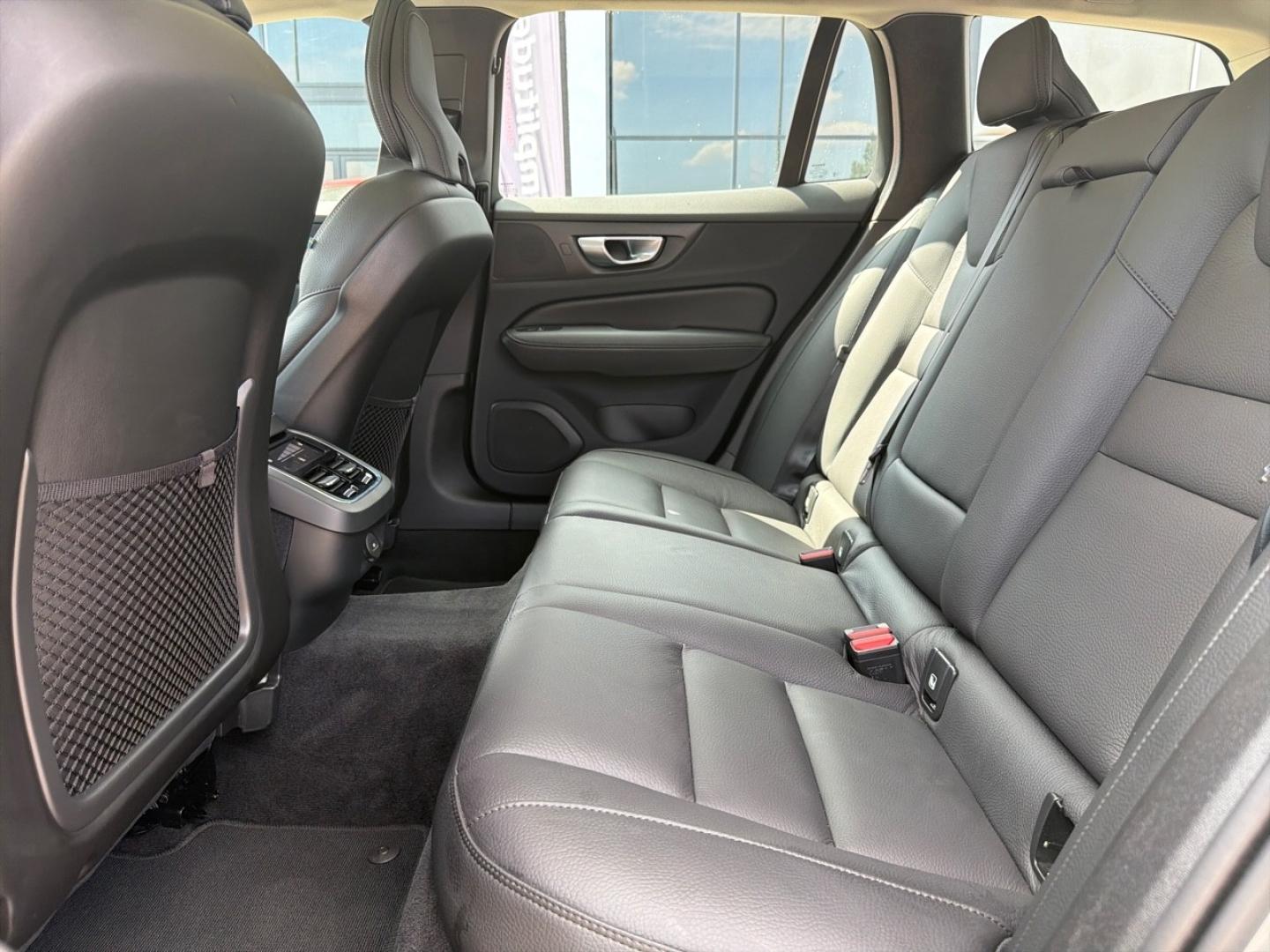 Image VOLVO V60 B4 197ch Ultra Style Dark DCT 7