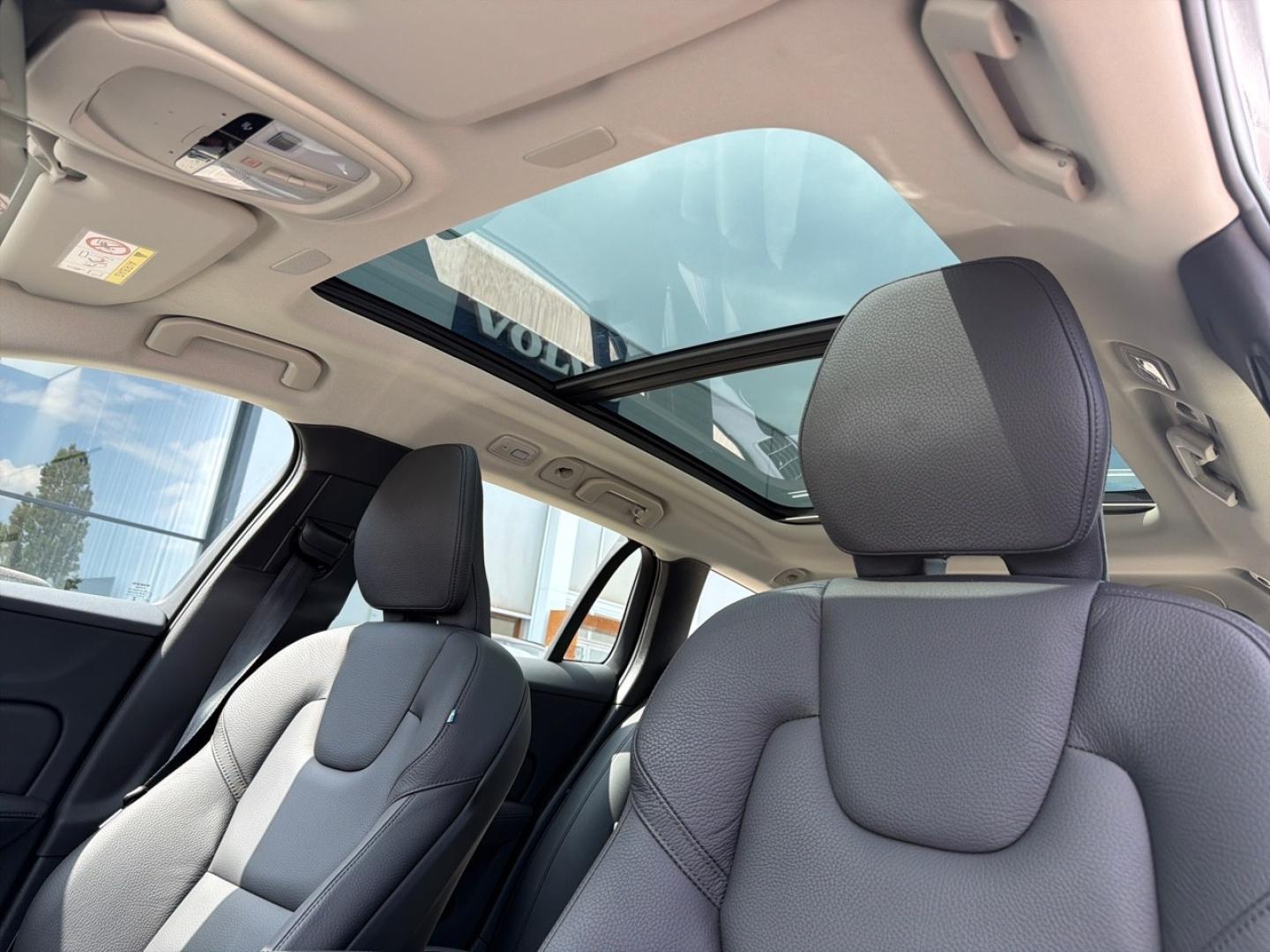 Image VOLVO V60 B4 197ch Ultra Style Dark DCT 7
