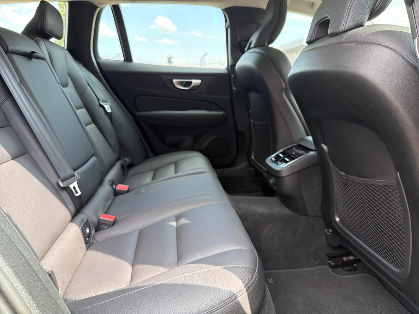Image VOLVO V60 B4 197ch Ultra Style Dark DCT 7