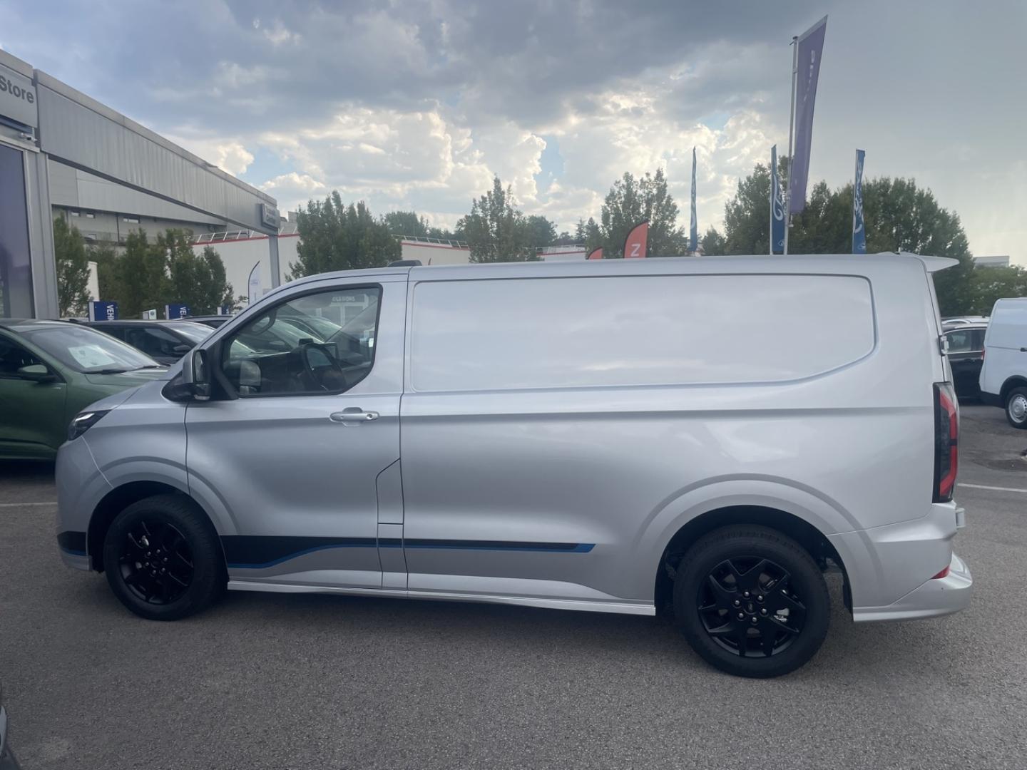 Image FORD Transit Custom Fg 320 L1H1 2.5 Duratec 232ch Hybride rechargeable Sport CVT