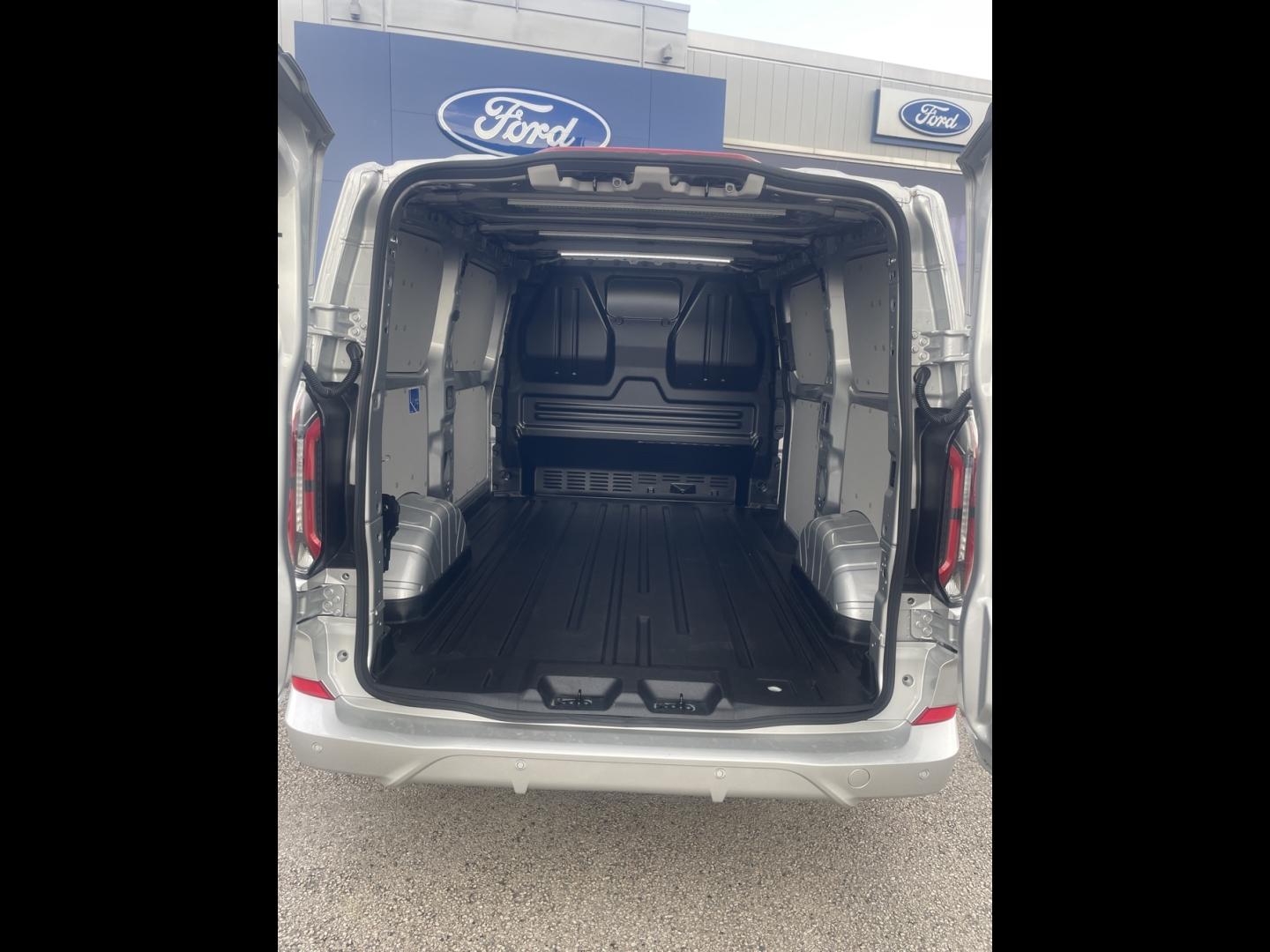 Image FORD Transit Custom Fg 320 L1H1 2.5 Duratec 232ch Hybride rechargeable Sport CVT