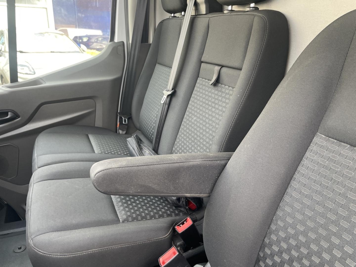 Image FORD Transit 2T Fg T350 L3H2 2.0 EcoBlue 170ch S&S Trend Business