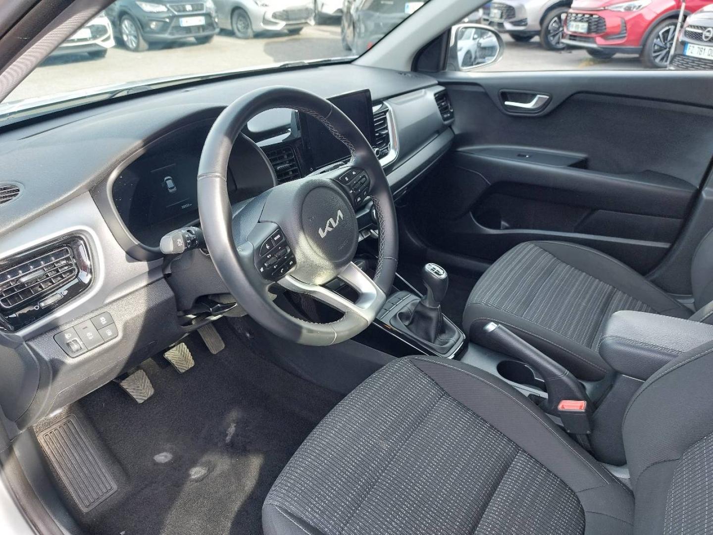KIA Stonic 1.0 T-GDi 100ch Active - Miniature 13