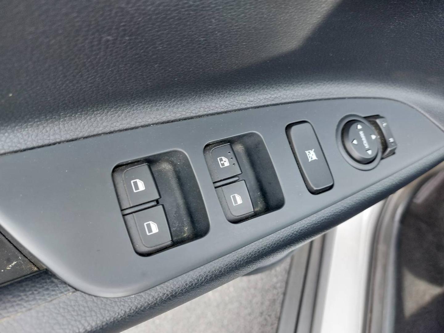 KIA Stonic 1.0 T-GDi 100ch Active - Miniature 24
