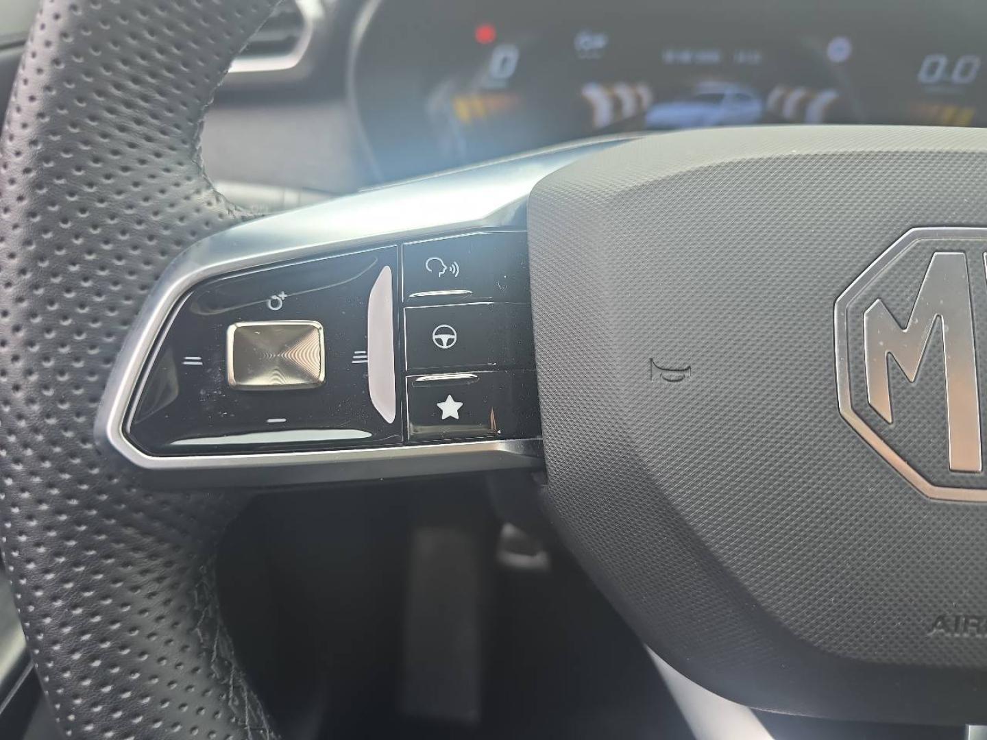 MG MOTOR ZS 1.5 Hybrid+ 197ch Comfort - Miniature 16