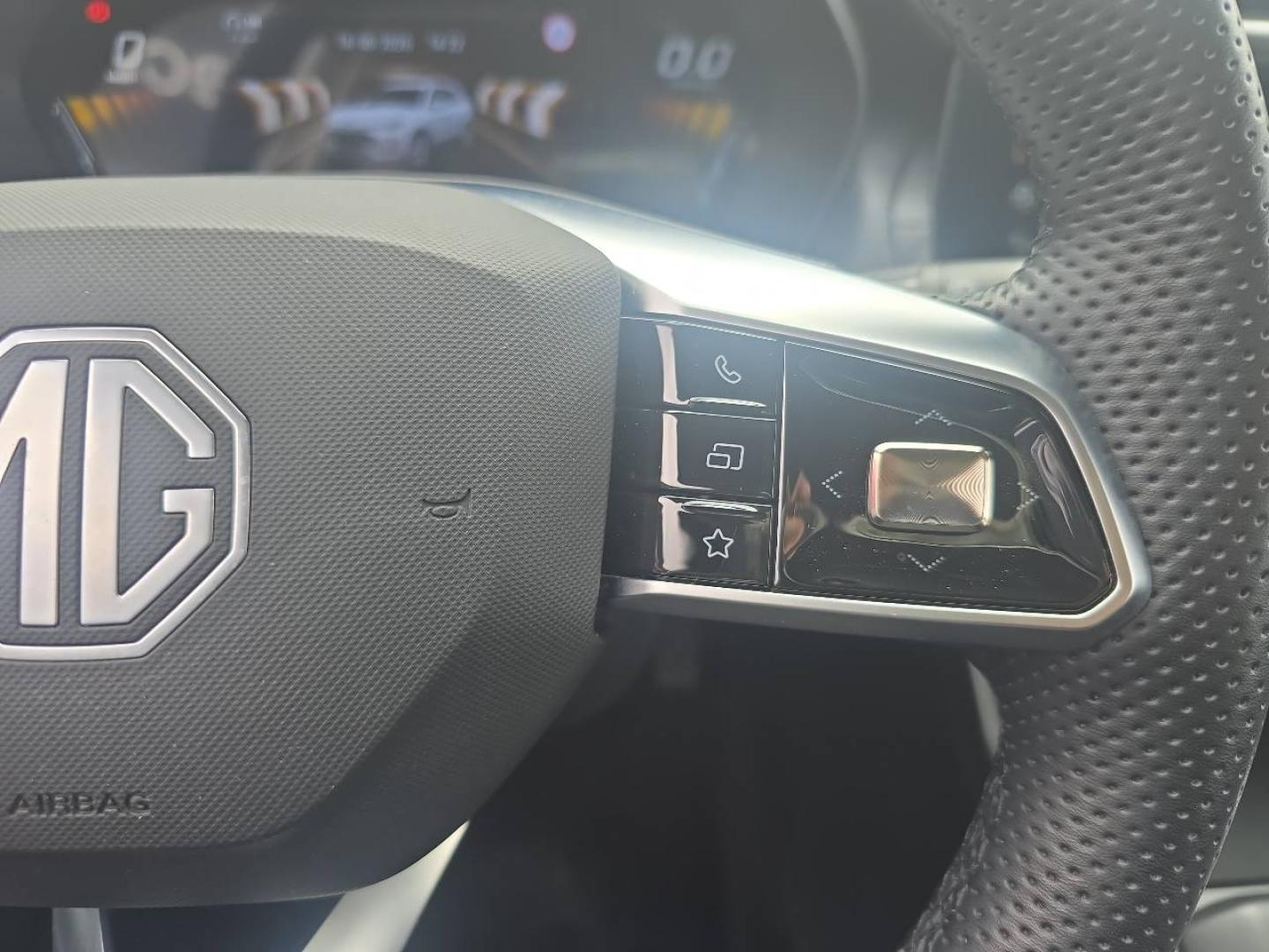 MG MOTOR ZS 1.5 Hybrid+ 197ch Comfort - Miniature 17