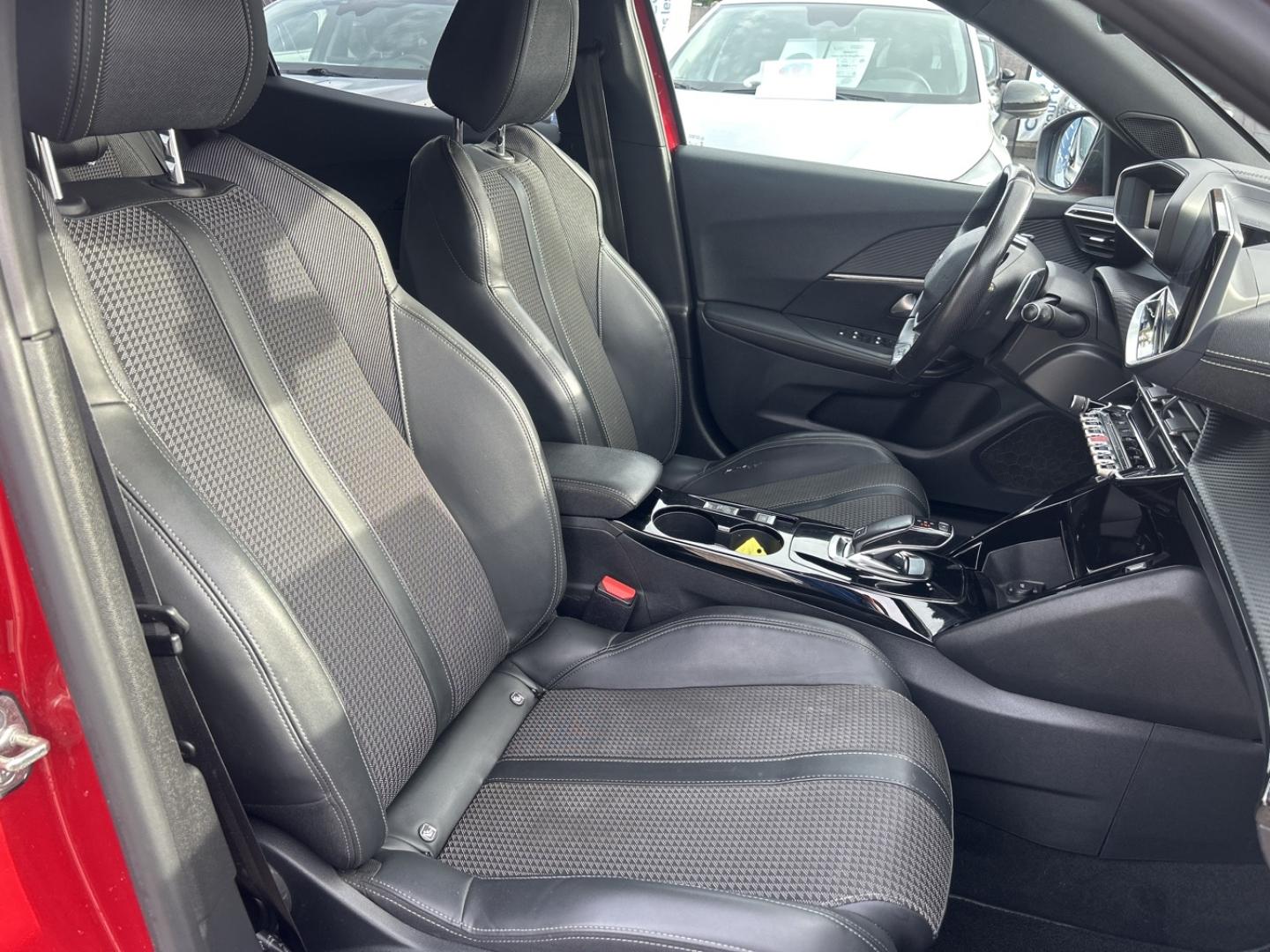Image PEUGEOT 2008 1.2 PureTech 130ch S&S GT Line EAT8 7cv