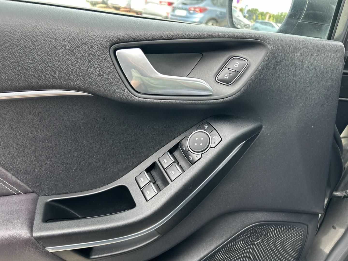 Image FORD Fiesta 1.0 EcoBoost 125ch Stop&Start Vignale 5p Euro6.2