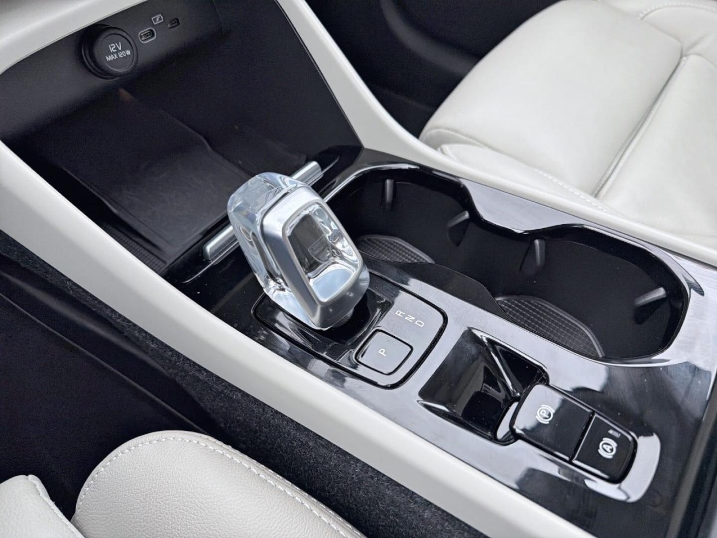Image VOLVO XC40 B3 163ch Ultimate DCT 7