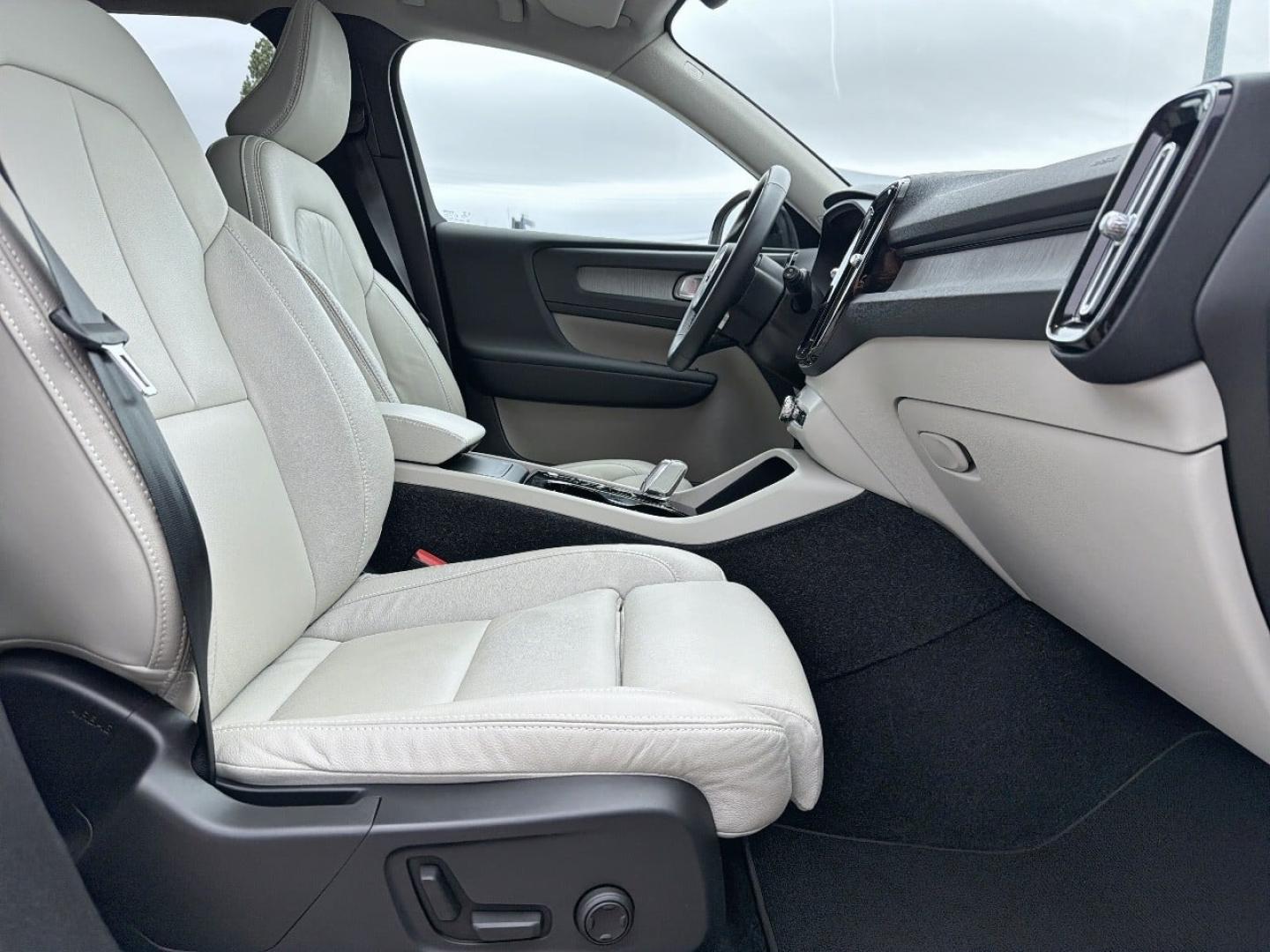 Image VOLVO XC40 B3 163ch Ultimate DCT 7