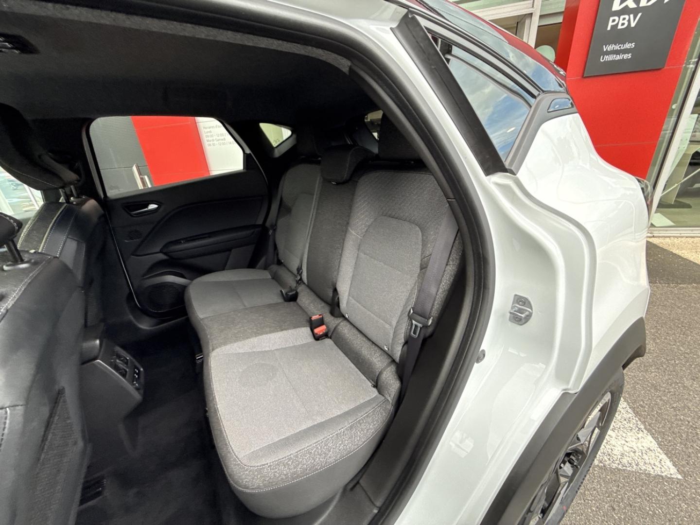 Image RENAULT Captur 1.6 E-Tech full hybrid 145ch Techno