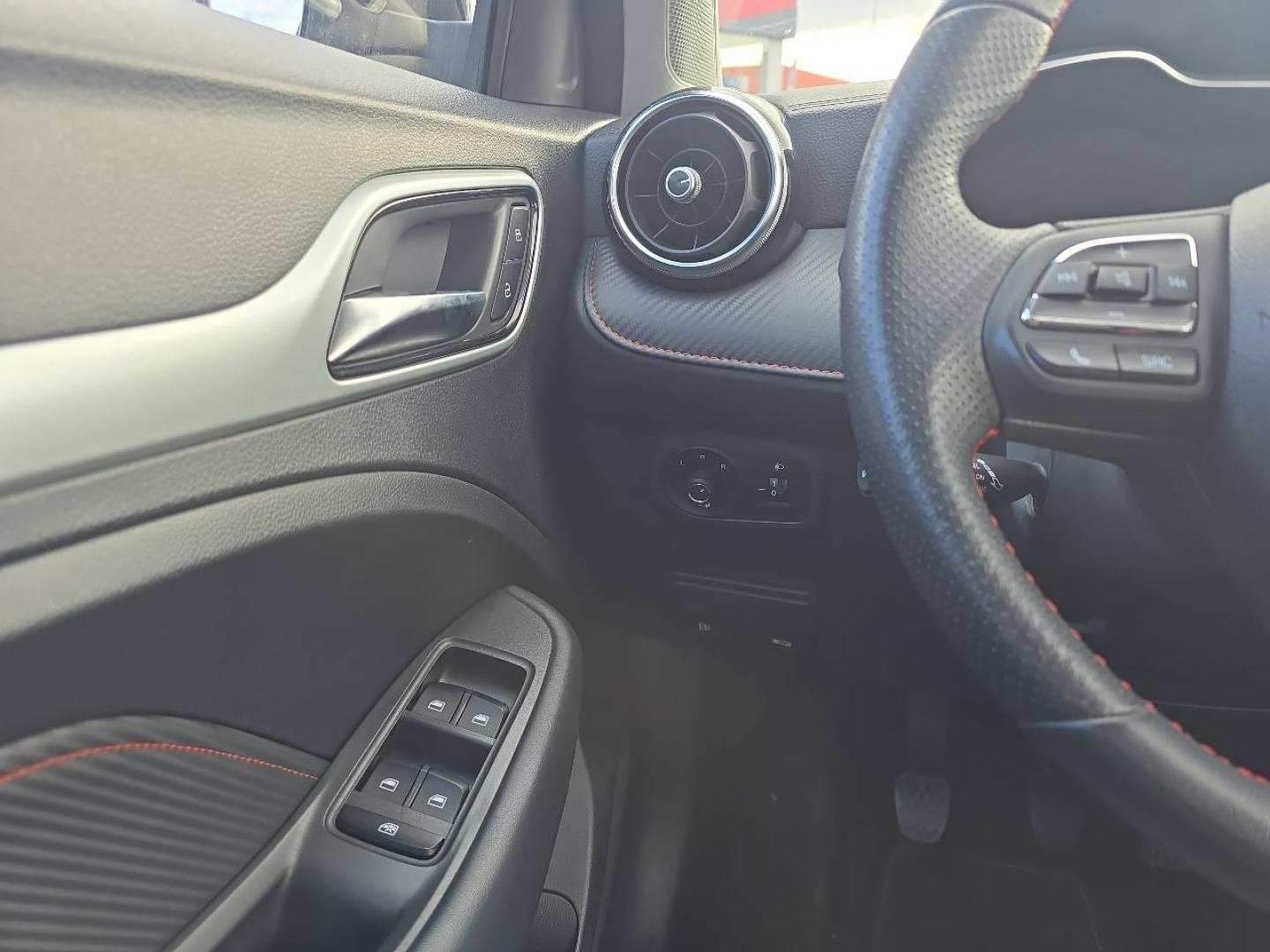 MG MOTOR ZS 1.5 VTi-Tech 106ch Luxury - Miniature 13