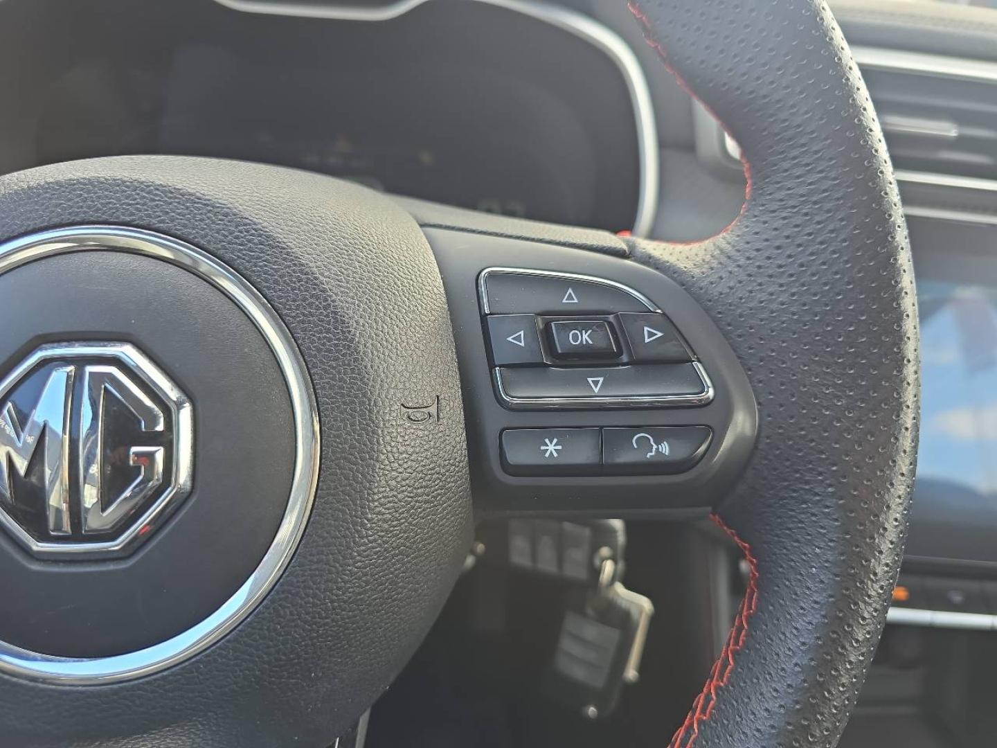 MG MOTOR ZS 1.5 VTi-Tech 106ch Luxury - Miniature 19