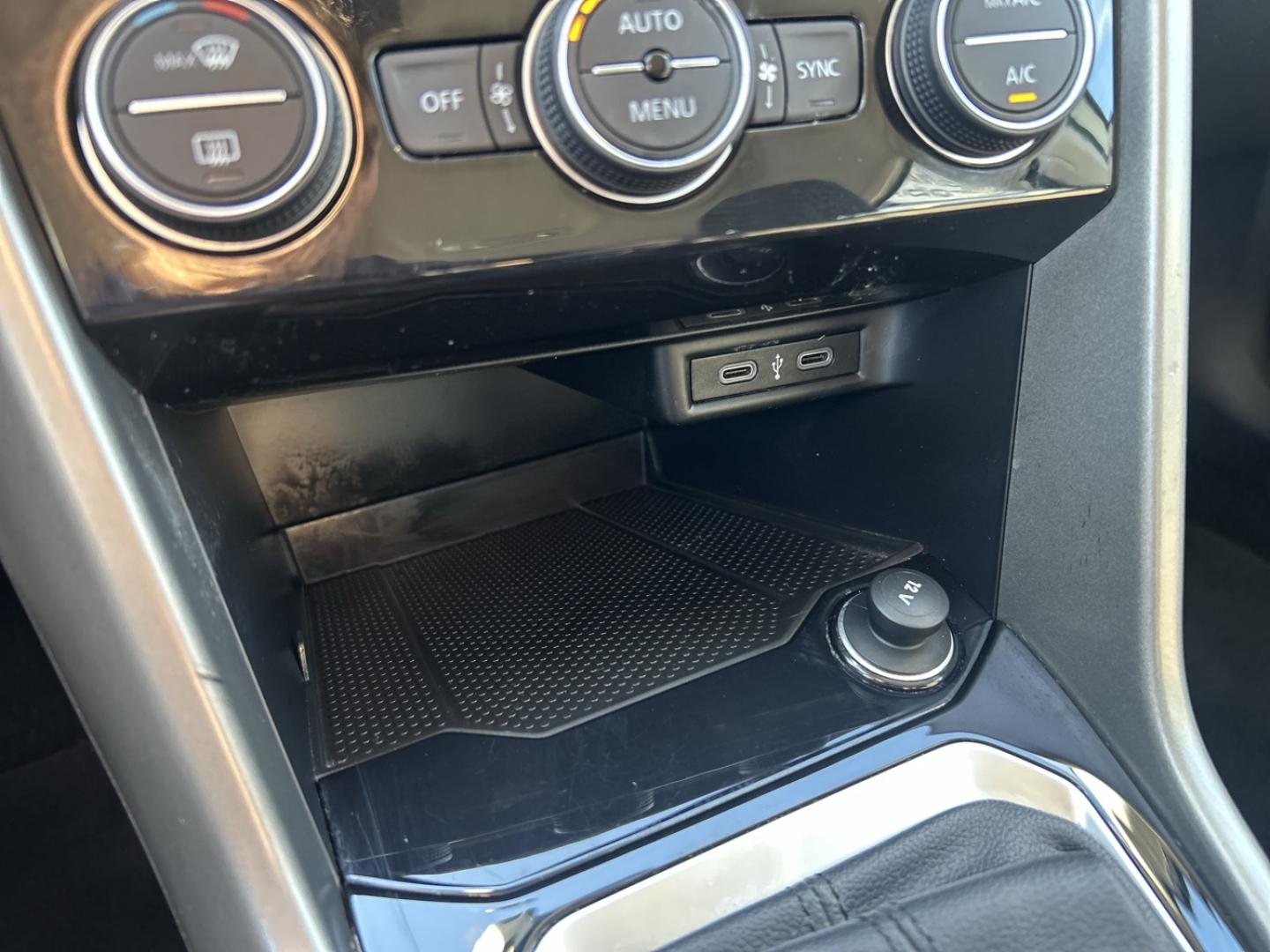 Image VOLKSWAGEN T-Roc 1.5 TSI EVO 150ch Lounge Business S&S