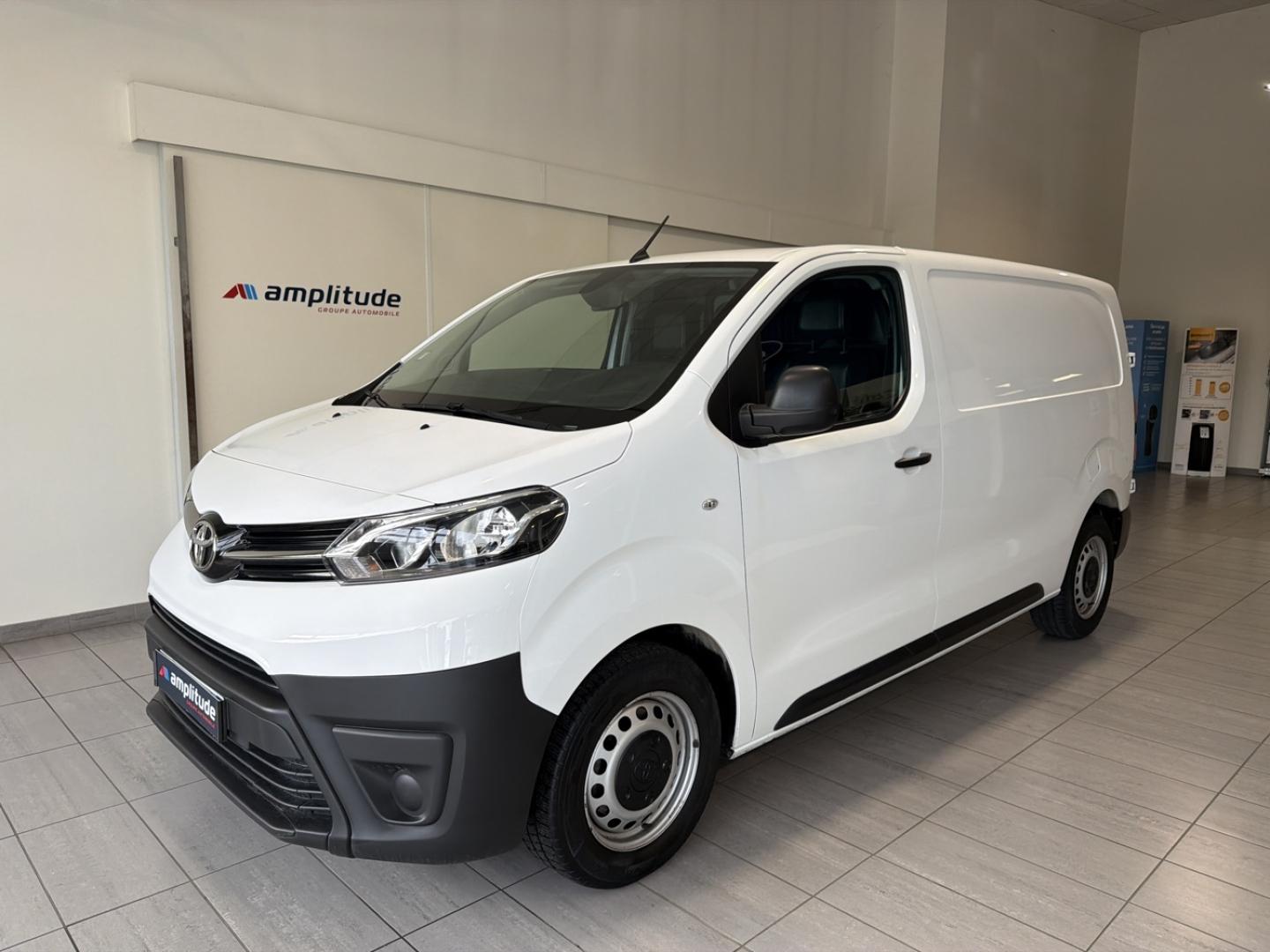 Photo TOYOTA PROACE Compact 1.5 D-4D 120 Dynamic MY20