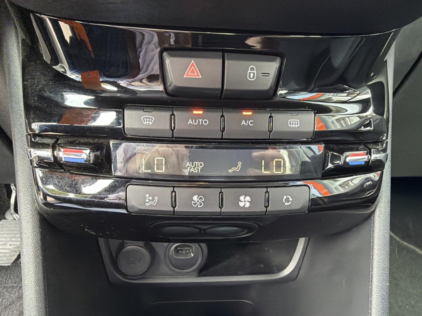 Image PEUGEOT 2008 1.5 BlueHDi 100ch E6.c Signature S&S BVM5 86g