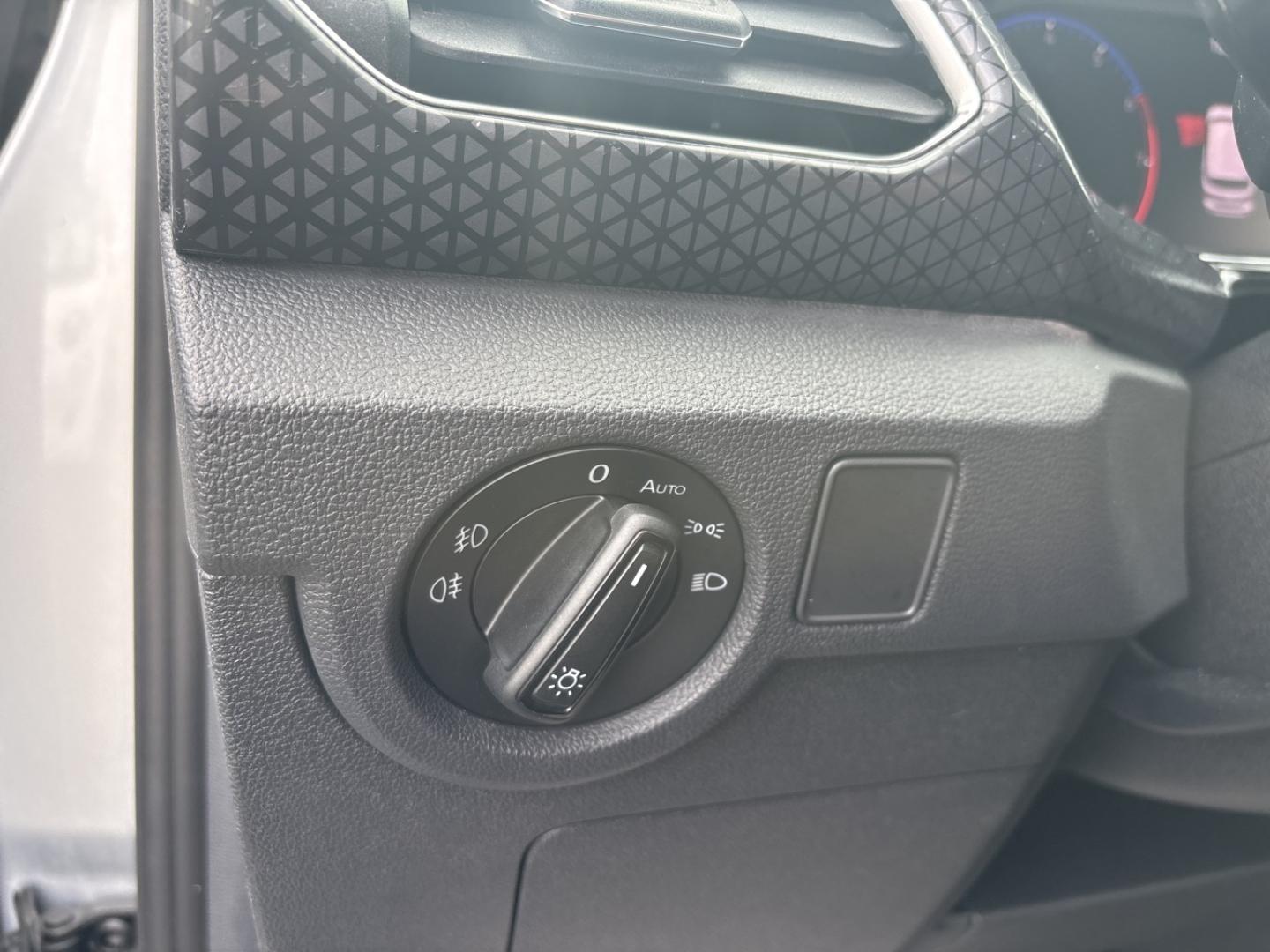 Image VOLKSWAGEN T-Cross 1.0 TSI 110ch R-Line Tech DSG7