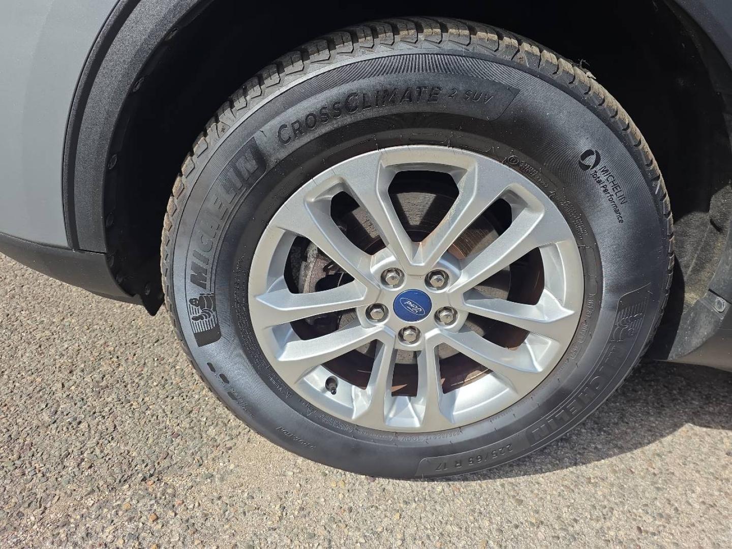 Image FORD Kuga 2.5 Duratec 190ch FHEV Titanium BVA i-AWD 4X4