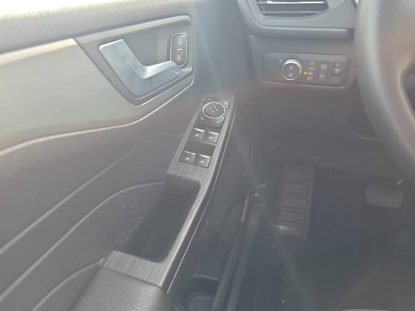 Image FORD Kuga 2.5 Duratec 190ch FHEV Titanium BVA i-AWD 4X4
