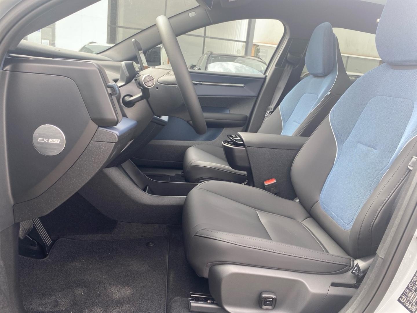 Image VOLVO EX30 Cross Country P5 Long Range 272ch 69kWh Ultra