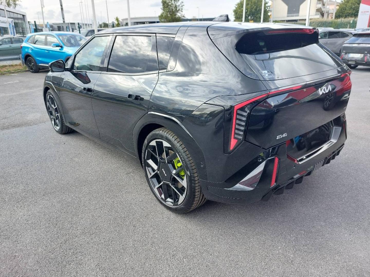 KIA EV4 292ch 81,4kWh GT AWD - Miniature 7