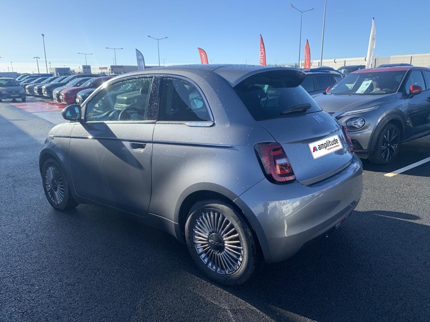 Image FIAT Nle 500 MY23  BERLINE 42kWh
