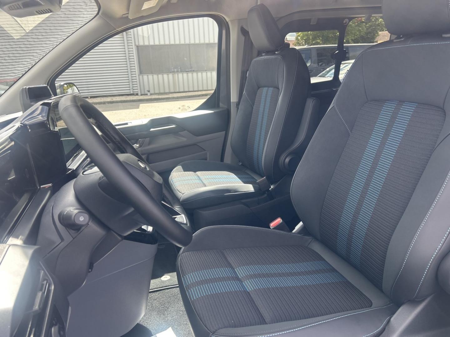 Image FORD Transit Custom Fg 320 L2H1 2.5 Duratec 232ch Hybride rechargeable Sport CVT