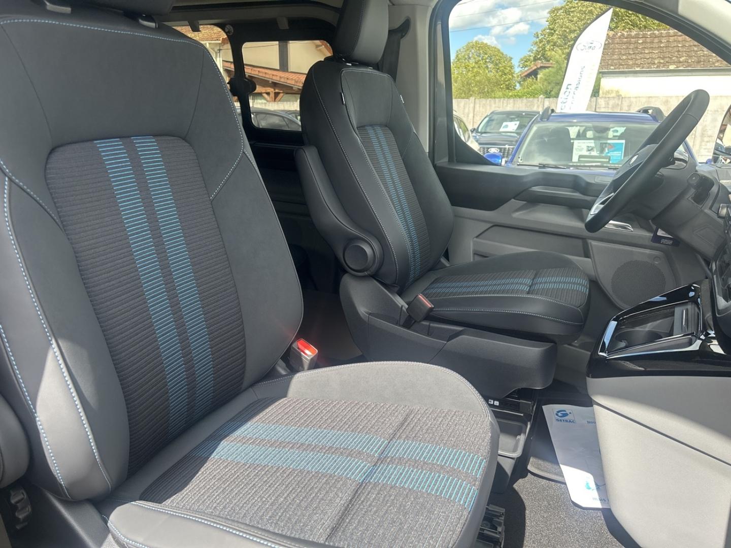 Image FORD Transit Custom Fg 320 L2H1 2.5 Duratec 232ch Hybride rechargeable Sport CVT