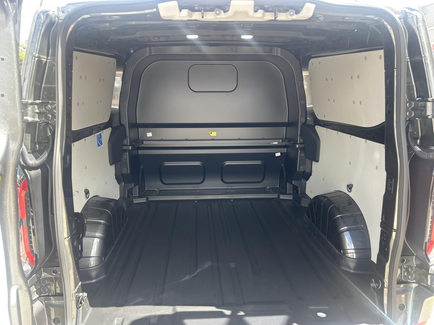Image FORD Transit Custom Fg 320 L2H1 2.5 Duratec 232ch Hybride rechargeable Sport CVT