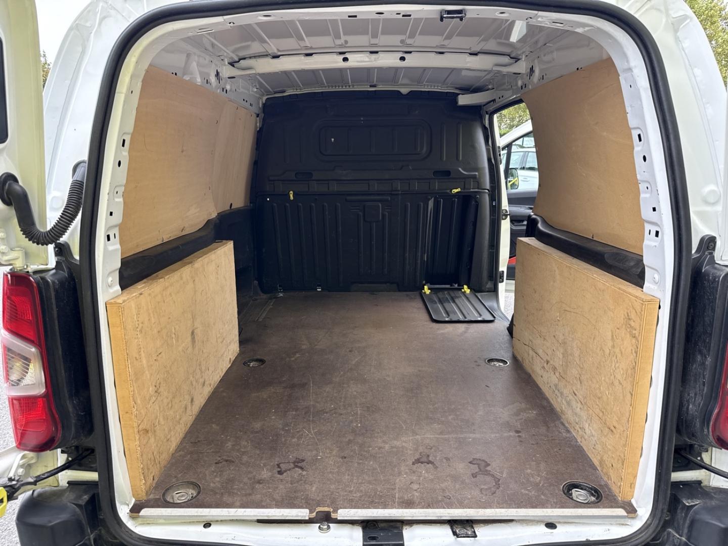 Image CITROEN Berlingo Van XL 950kg BlueHDi 100 S&S Club BVM5