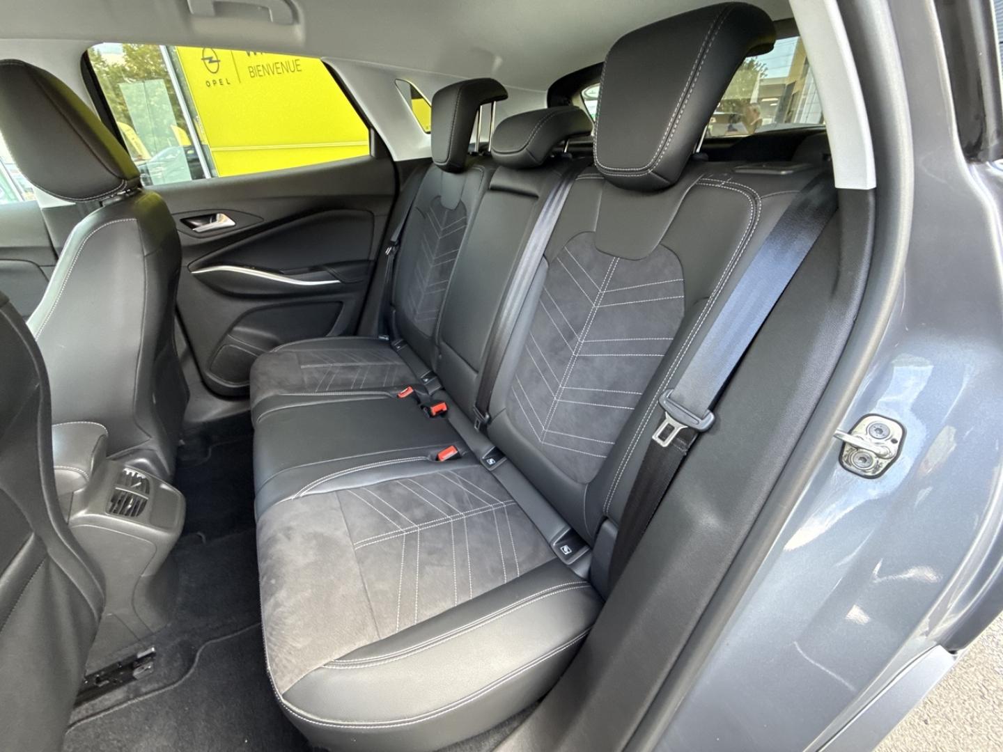 Image OPEL Grandland 1.2 Turbo 130ch Elegance Business