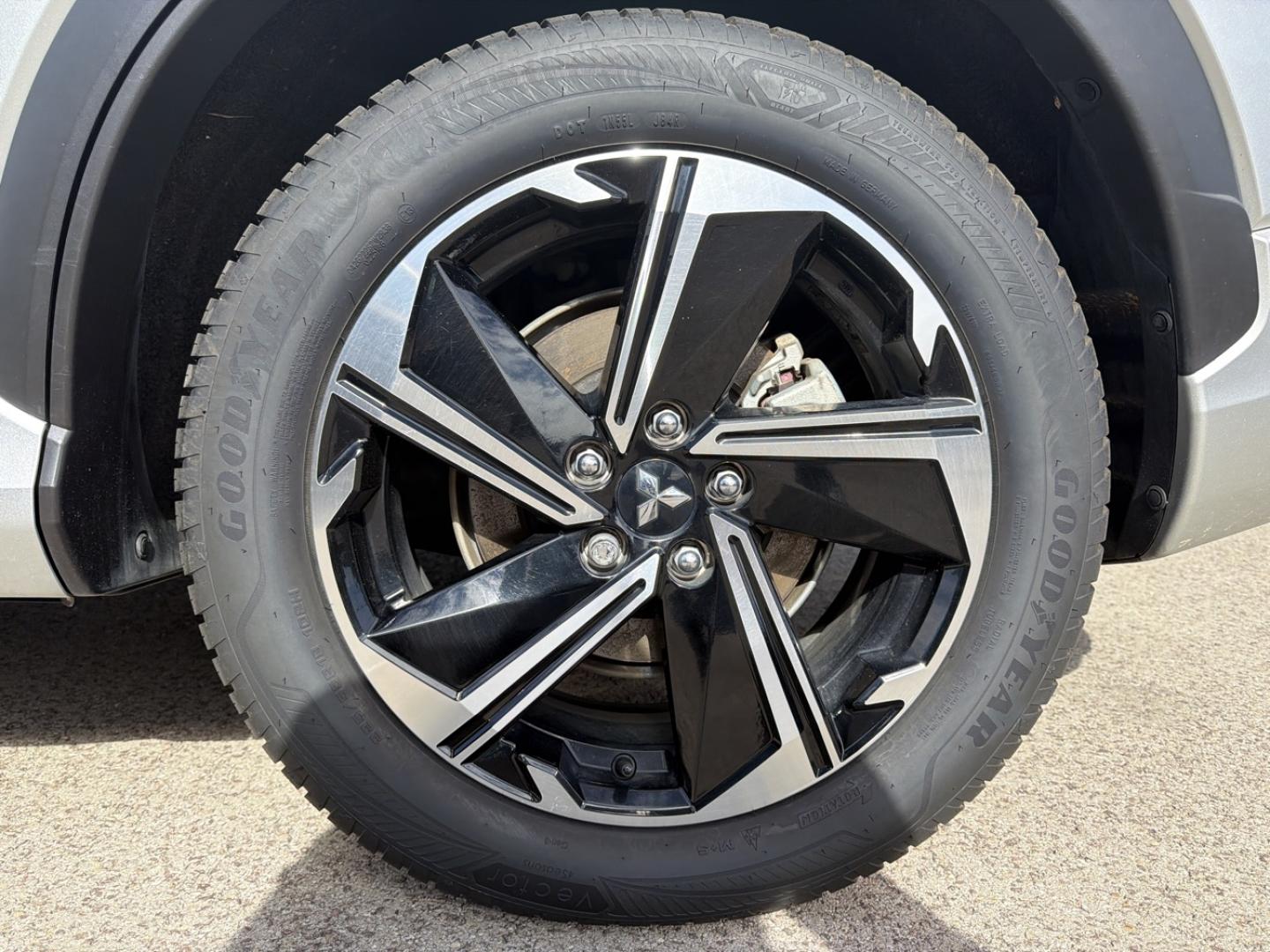 Image MITSUBISHI Eclipse Cross 2.4 MIVEC PHEV 188ch Instyle 4WD