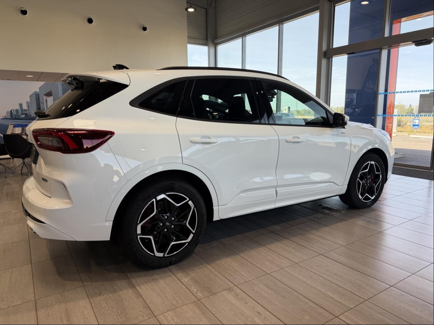 Image FORD Kuga 2.5 Duratec 180 ch Hybrid FlexiFuel (FHEV E85) Powershift 5p ST LINE X