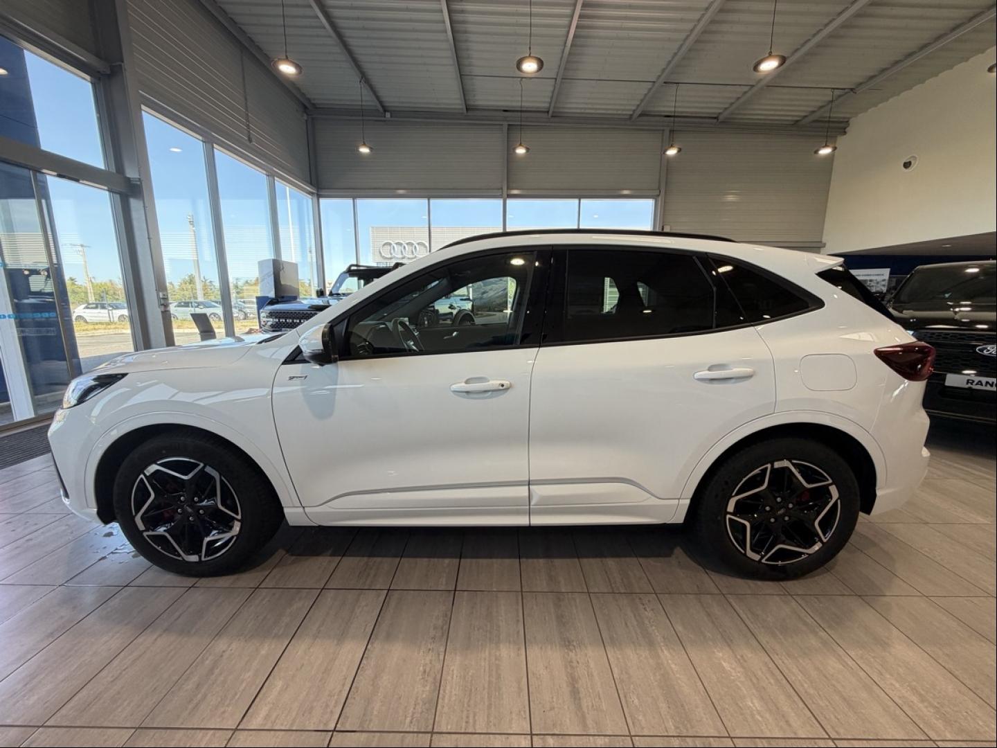 Image FORD Kuga 2.5 Duratec 180 ch Hybrid FlexiFuel (FHEV E85) Powershift 5p ST LINE X
