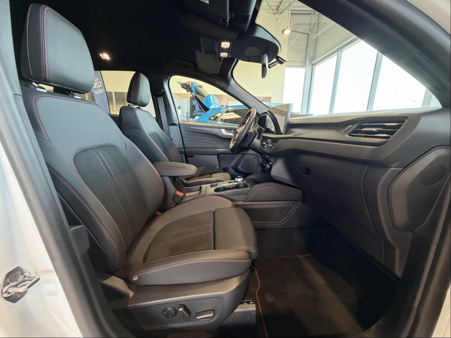 Image FORD Kuga 2.5 Duratec 180 ch Hybrid FlexiFuel (FHEV E85) Powershift 5p ST LINE X