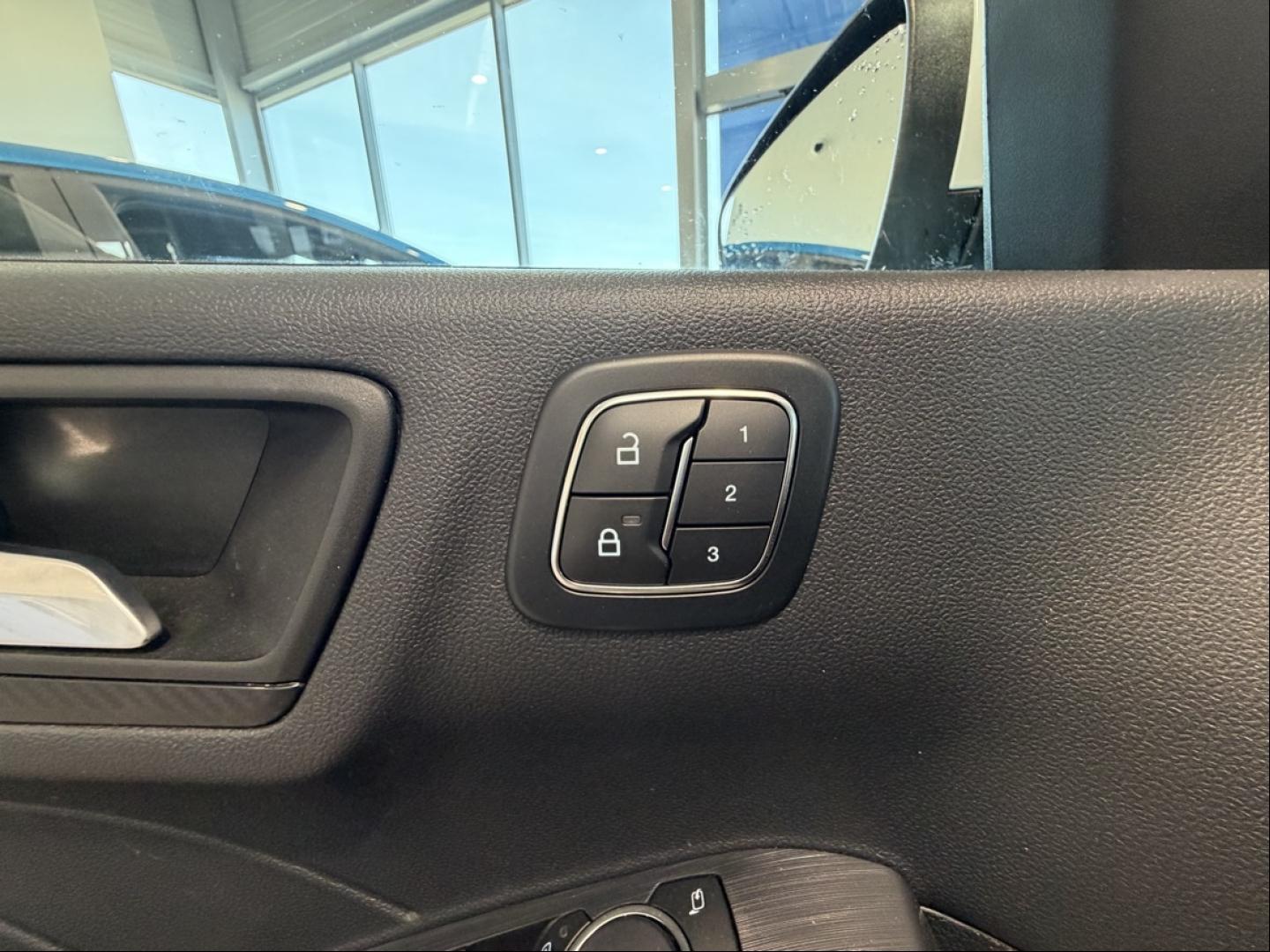 Image FORD Kuga 2.5 Duratec 180 ch Hybrid FlexiFuel (FHEV E85) Powershift 5p ST LINE X