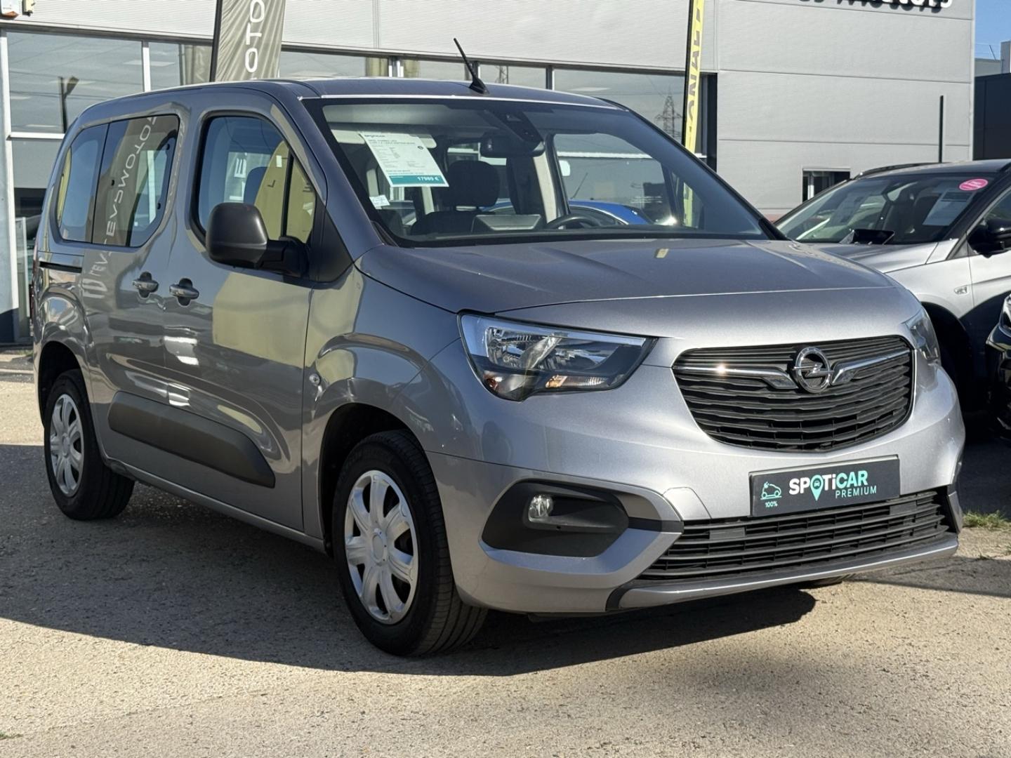 Photo OPEL Combo Life L1H1 1.2 130ch Edition BVA8