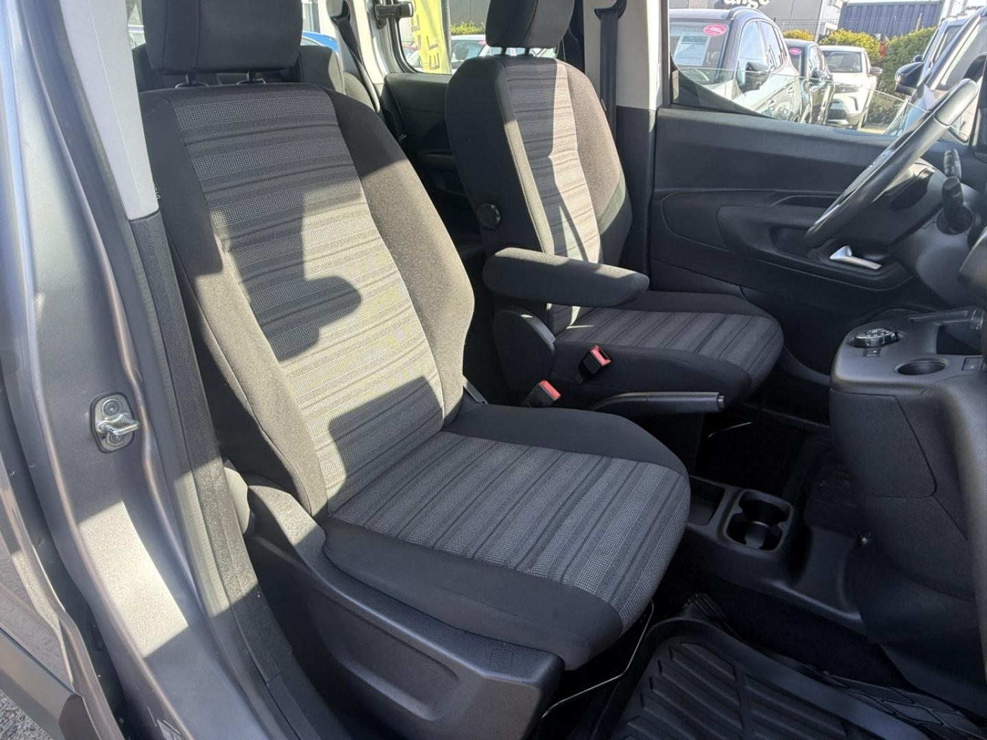 Image OPEL Combo Life L1H1 1.2 130ch Edition BVA8