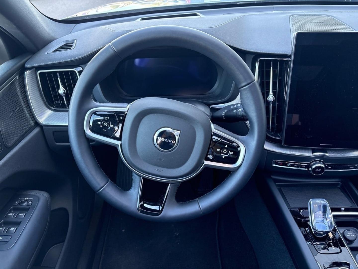 Image VOLVO XC60 T6 Hybride Rechargeable 350ch Black Edition Geartronic 8 AWD
