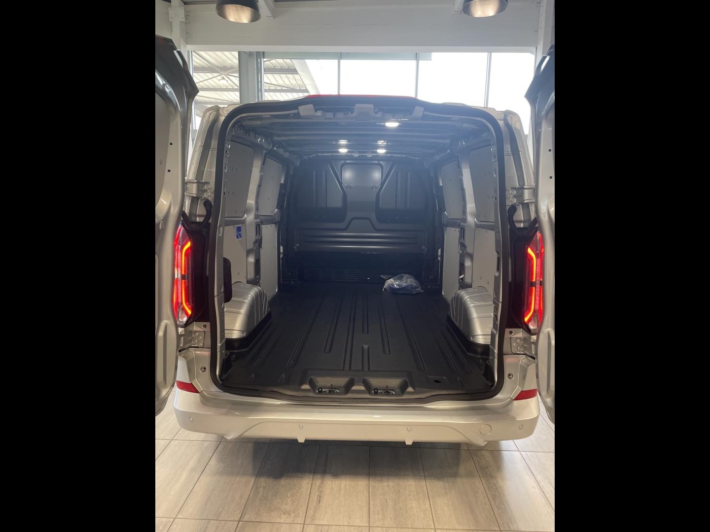 Image FORD Transit Custom Fg 320 L1H1 Electrique 160 kW 218ch Batterie 71 kWh Sport