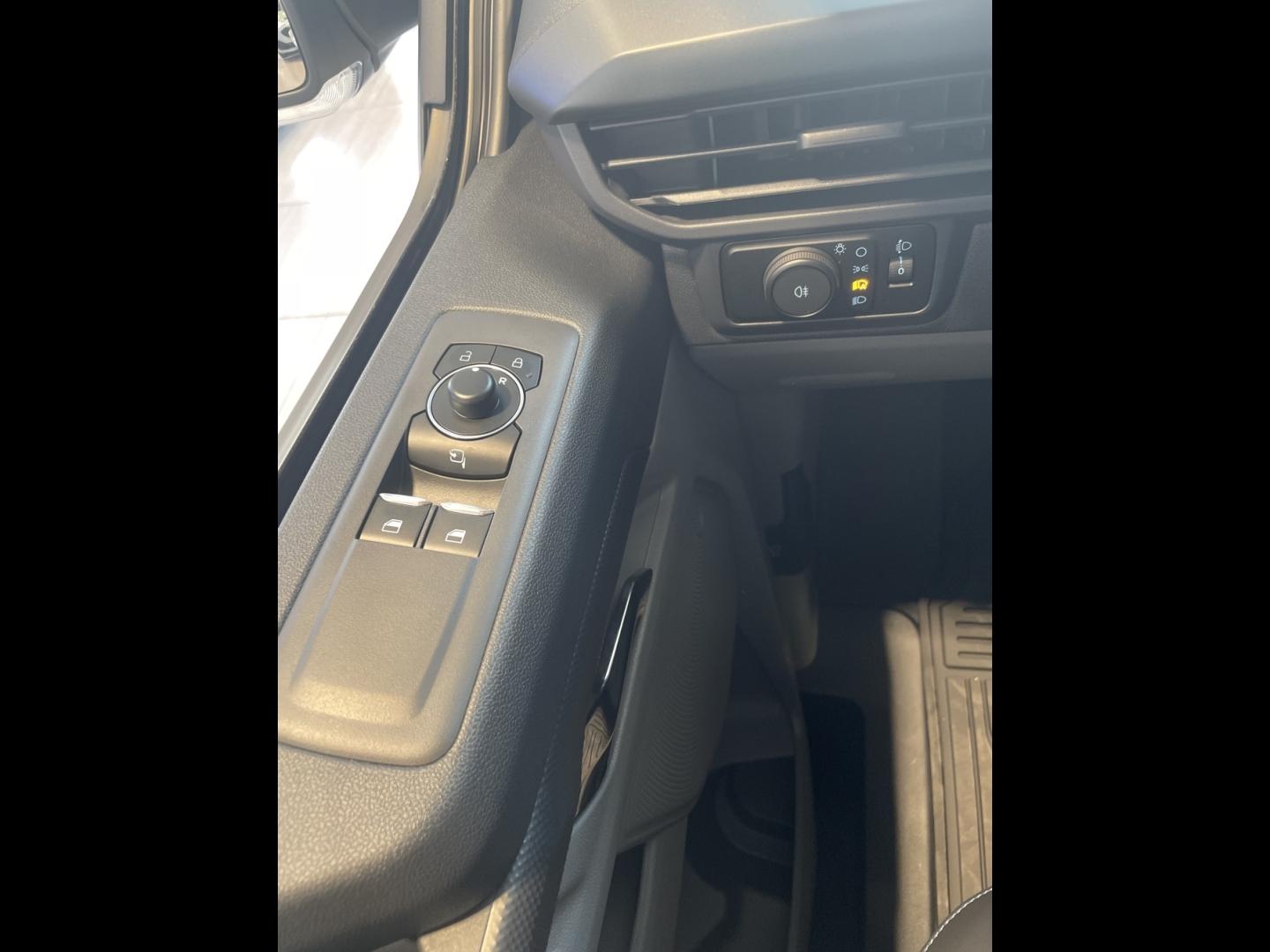Image FORD Transit Custom Fg 320 L1H1 Electrique 160 kW 218ch Batterie 71 kWh Sport