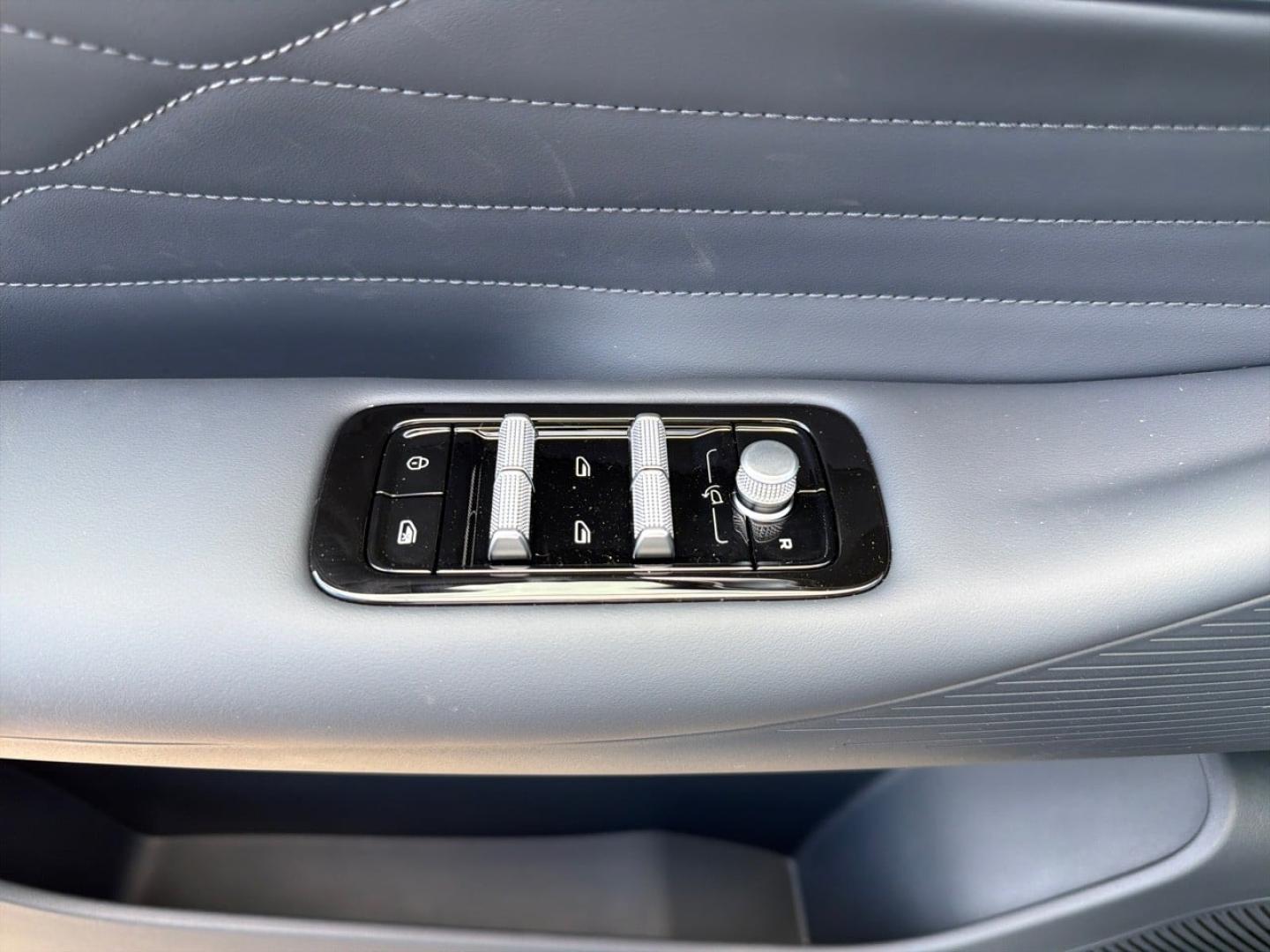 Image GEELY Starray 1.5 EM-i 99+218ch Pro
