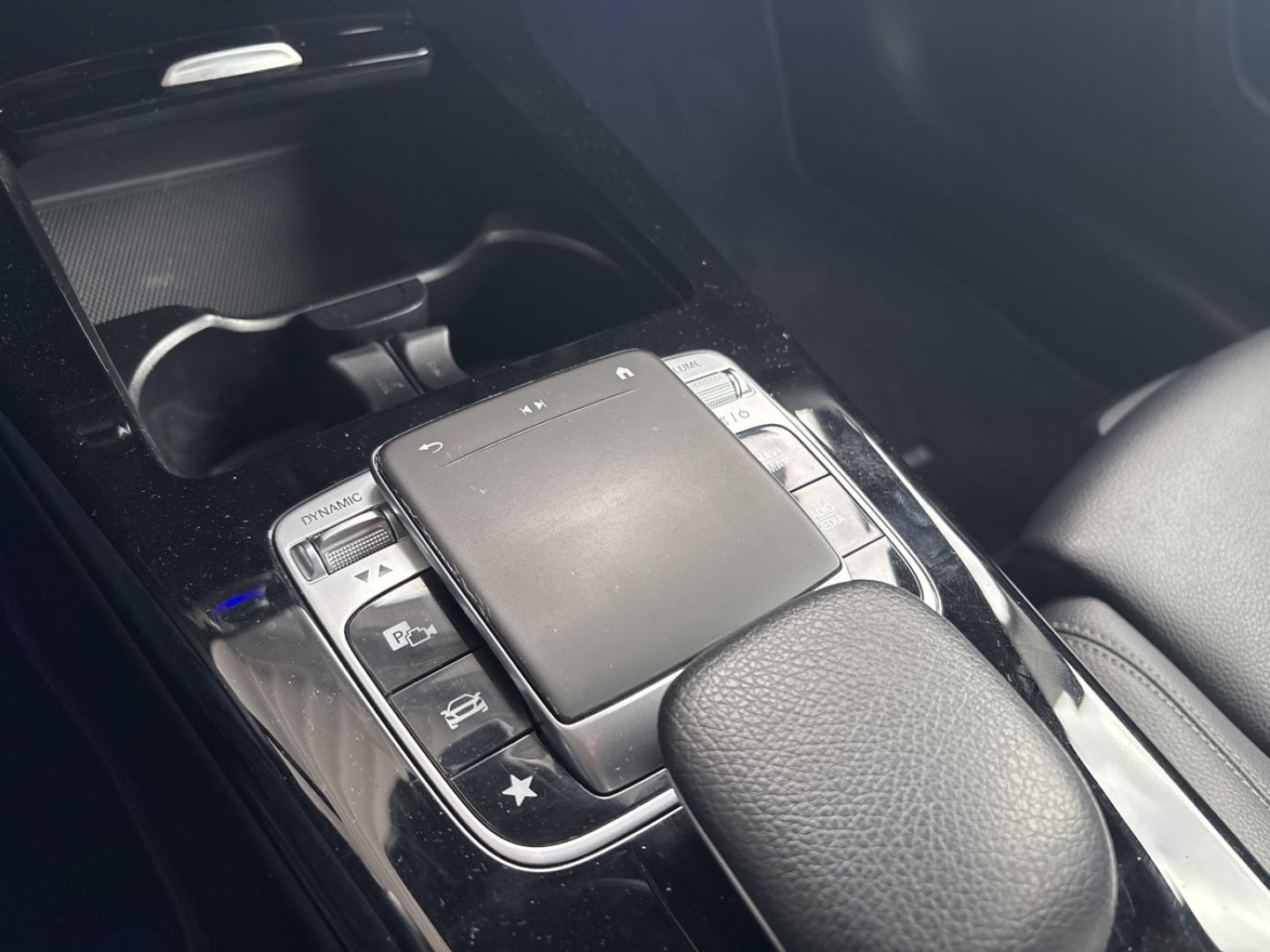 Image MERCEDES-BENZ Classe A 200 d 150ch Progressive Line 8G-DCT