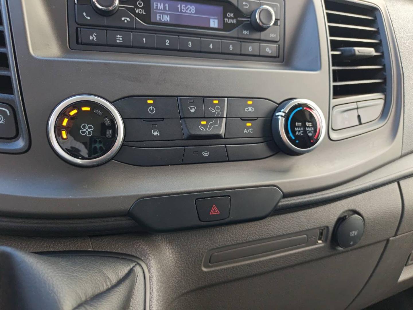 Image FORD Transit 2T Fg T310 L2H2 2.0 EcoBlue 130ch Ambiente