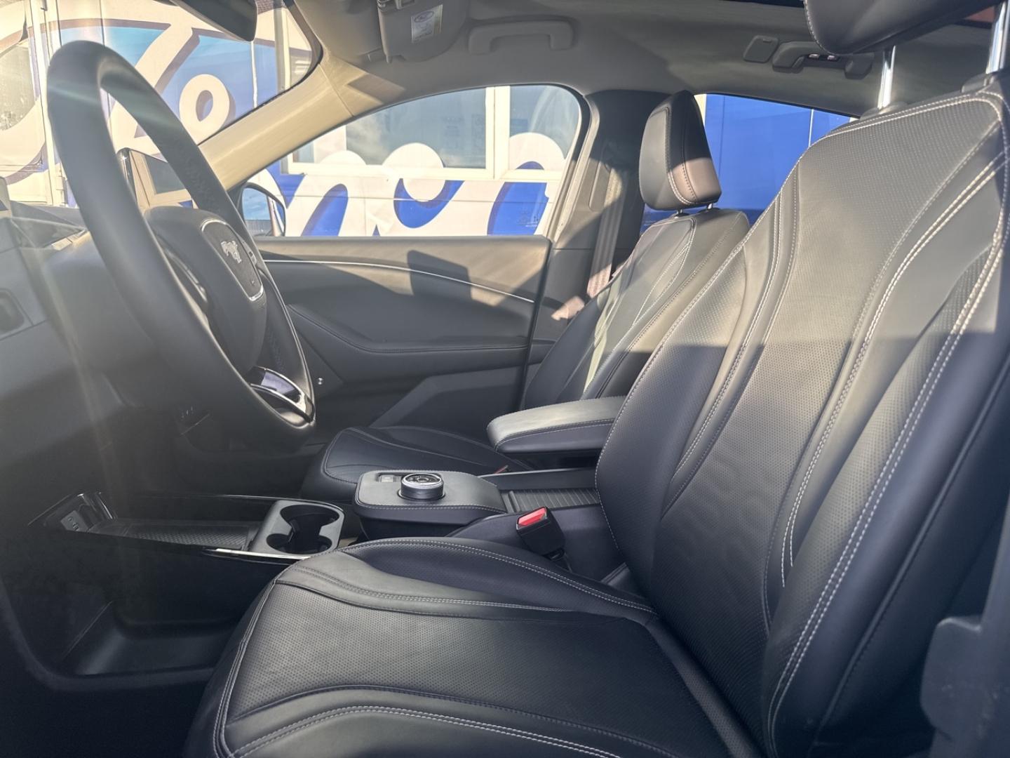 Image FORD Mustang Mach-E 269ch Standard Range 72,6kWh Mach-E Propulsion