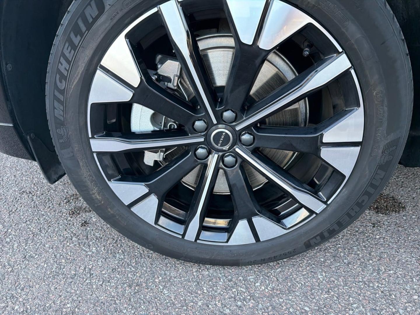 Image VOLVO XC60 T6 Hybride Rechargeable 350ch Ultra Style Dark Geartronic 8 AWD