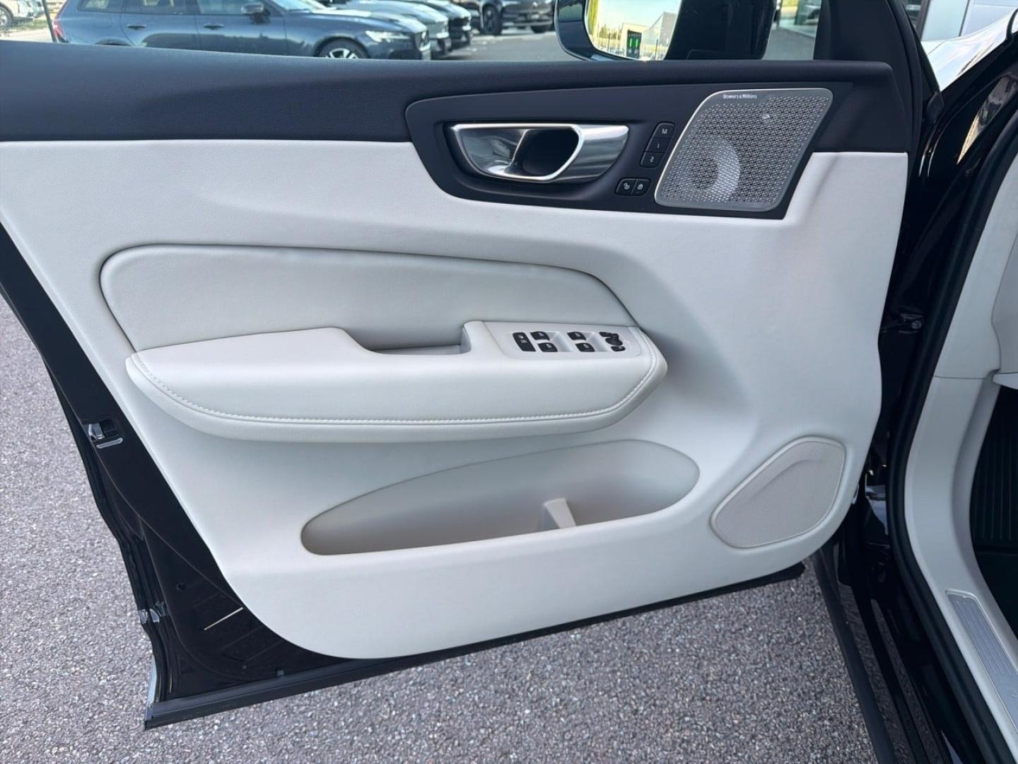 Image VOLVO XC60 T6 Hybride Rechargeable 350ch Ultra Style Dark Geartronic 8 AWD