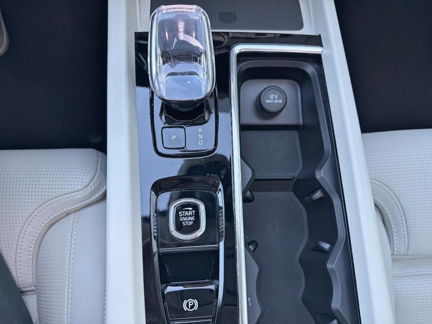 Image VOLVO XC60 T6 Hybride Rechargeable 350ch Ultra Style Dark Geartronic 8 AWD